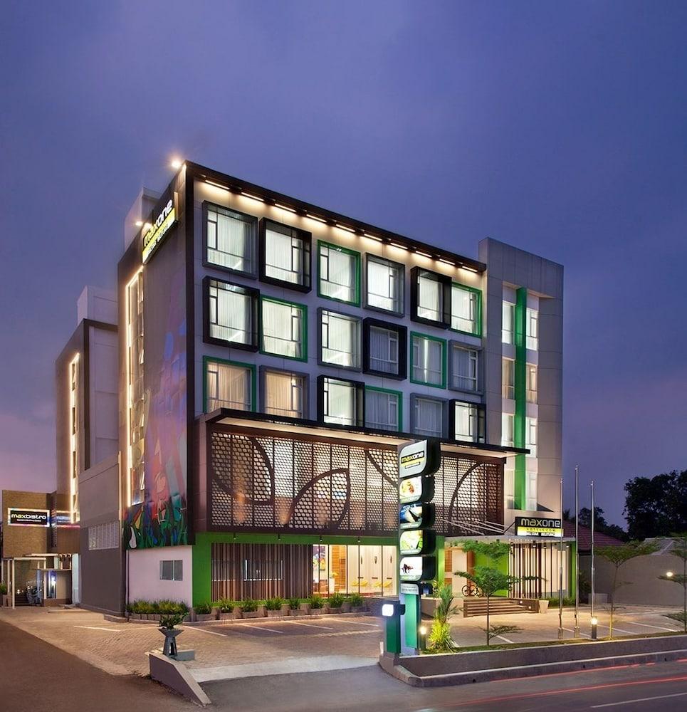 Dk Belstar Hotel Belitung Танджунгпандан Экстерьер фото